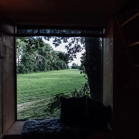 Keepcalm Treehouse Far From The Civilization * Smidary