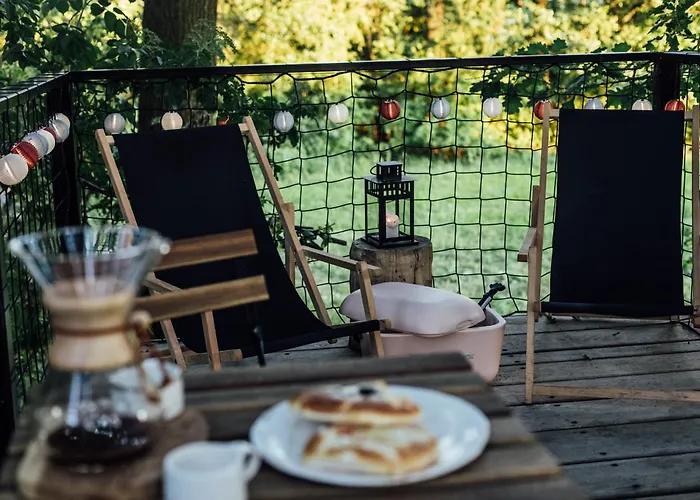 Lodge Keepcalm Treehouse Far From The Civilization