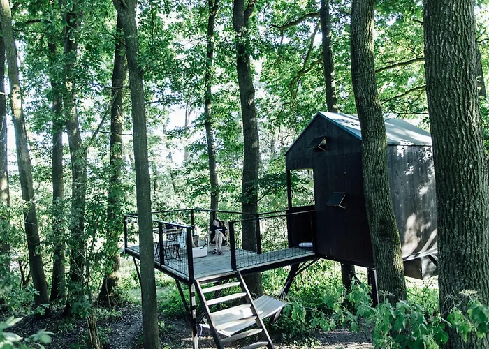 Keepcalm Treehouse Far From The Civilization * Smidary