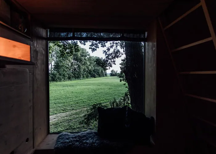 Keepcalm Treehouse Far From The Civilization * Smidary