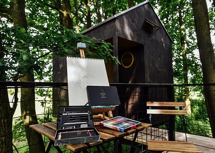 Keepcalm Treehouse Far From The Civilization *