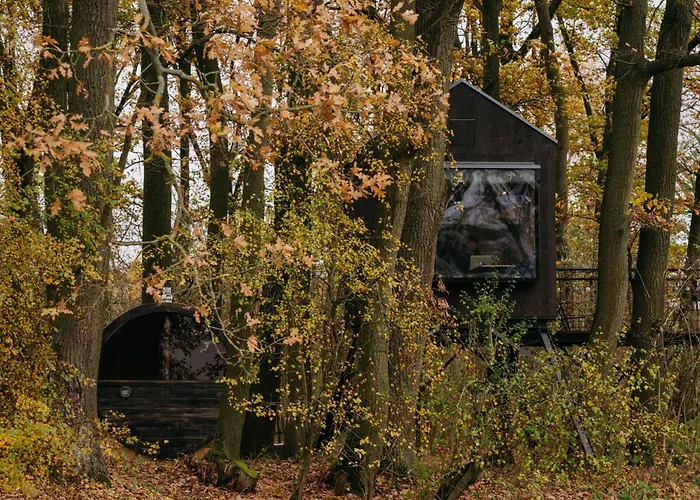 Keepcalm Treehouse Far From The Civilization Lodge